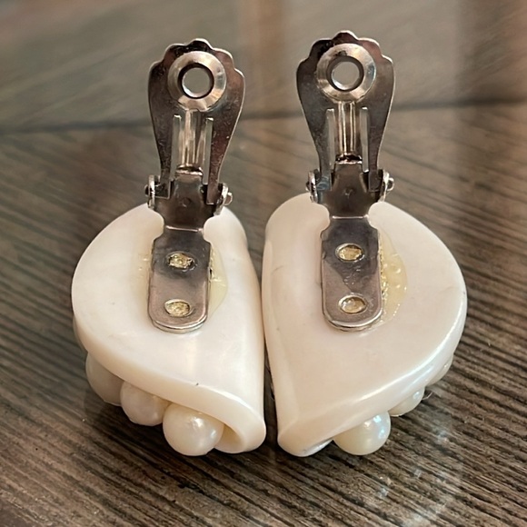 Vintage Unique Shaped Thermoset & Pastel Rhinestone Clip Earrings - Picture 4 of 16